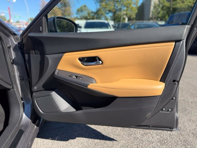 Used 2021 Nissan Sentra SV w/ SV Premium Package FWD image 28