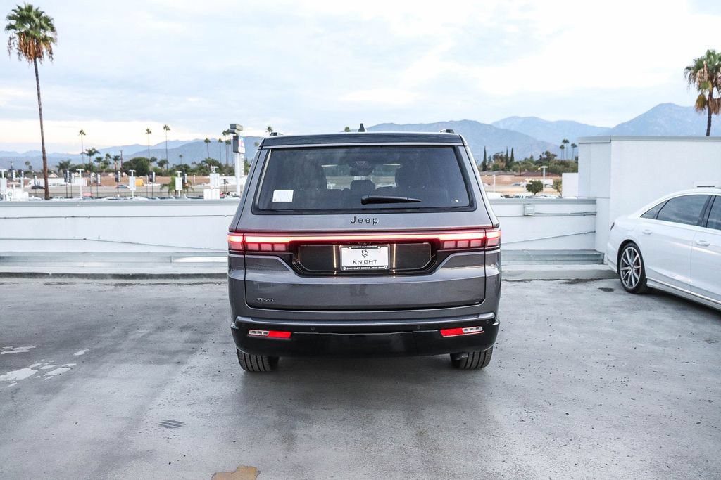 New 2026 Jeep Grand Wagoneer Summit w/ 8-Passenger Seating Package AWD/4WD image 8