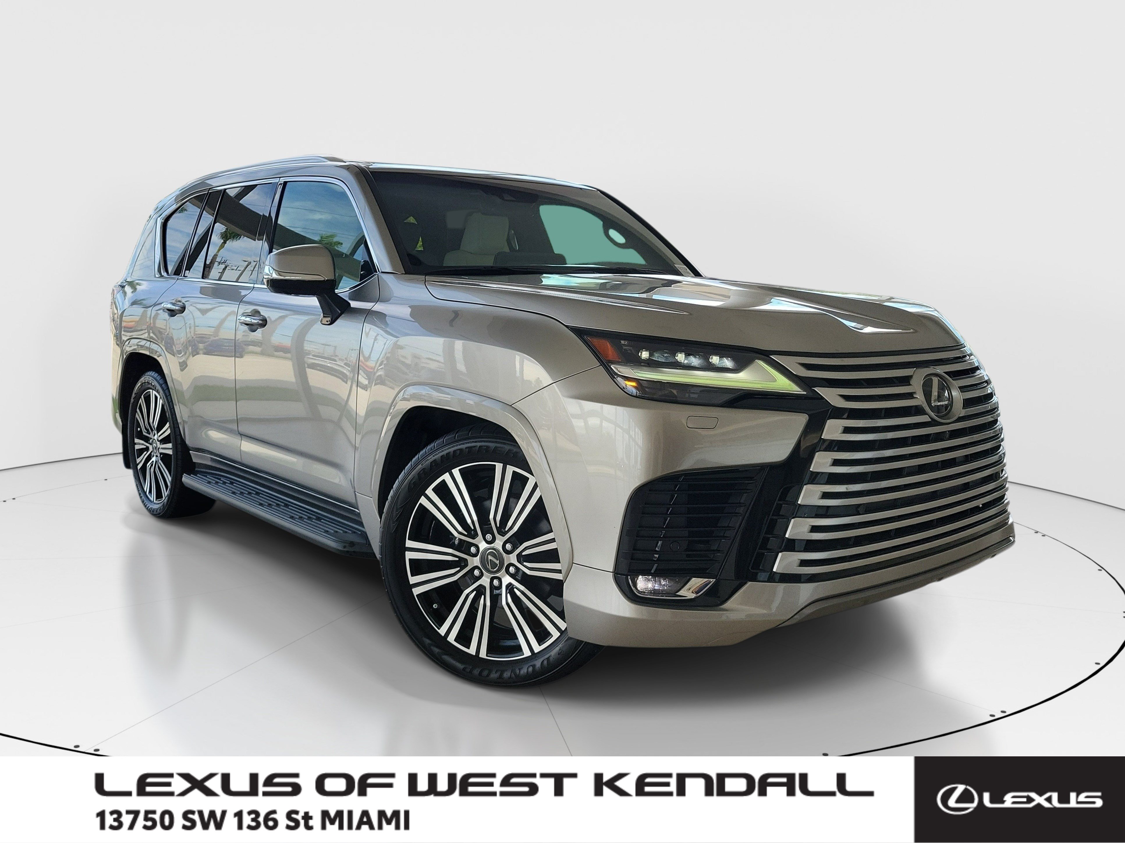 Used 2022 Lexus LX 600 4WD w/ Accessory Package (Z1)