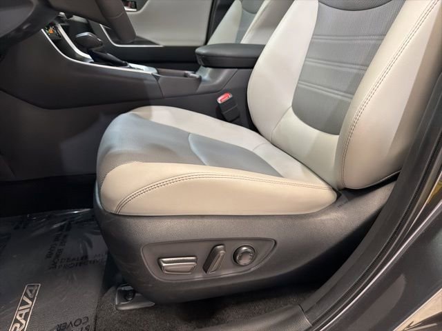 Used 2024 Toyota RAV4 Limited w/ Advanced Technology Package FWD image 10