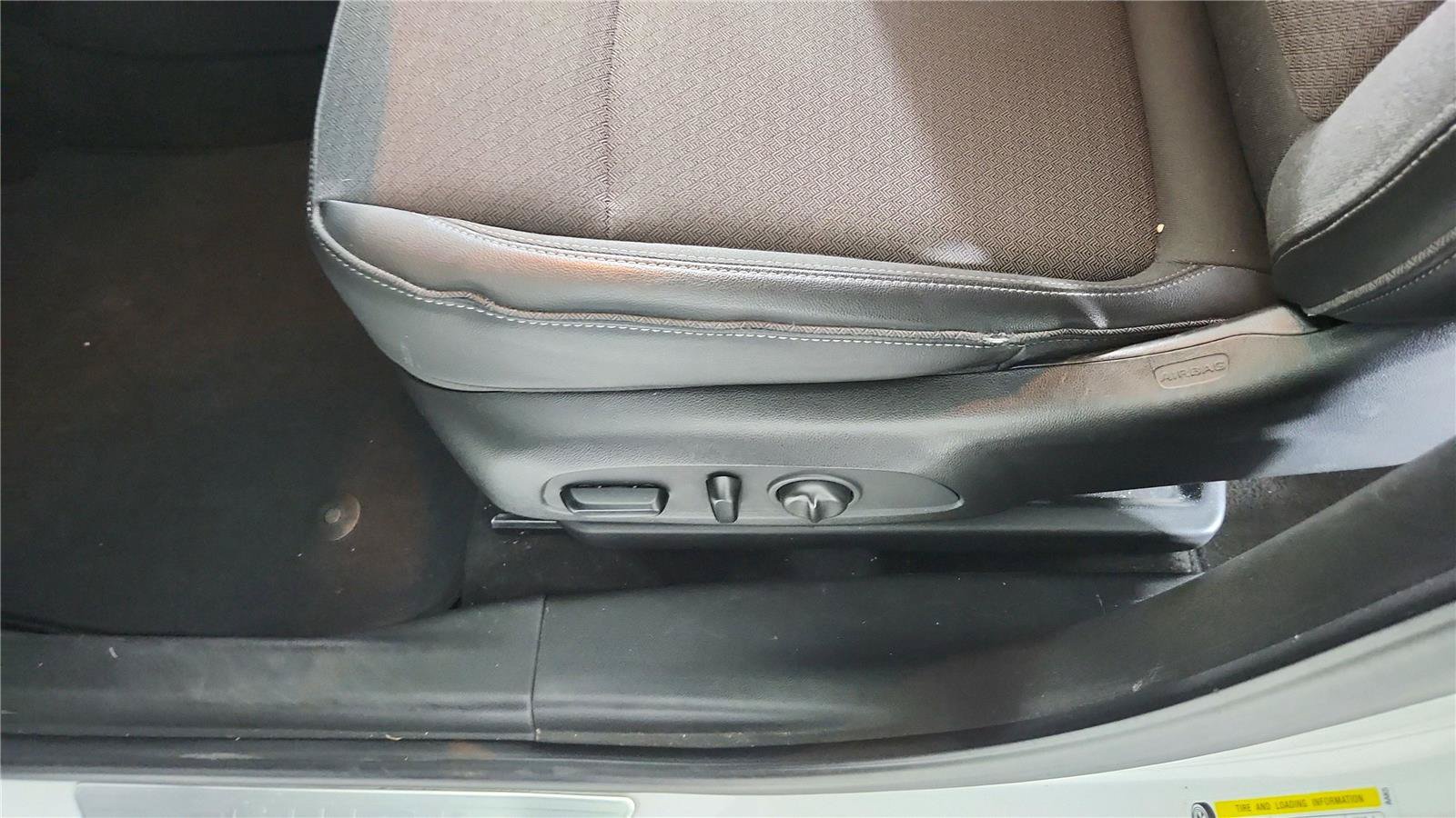 Used 2021 Buick Encore GX Preferred w/ Cold Weather Comfort Package FWD image 11