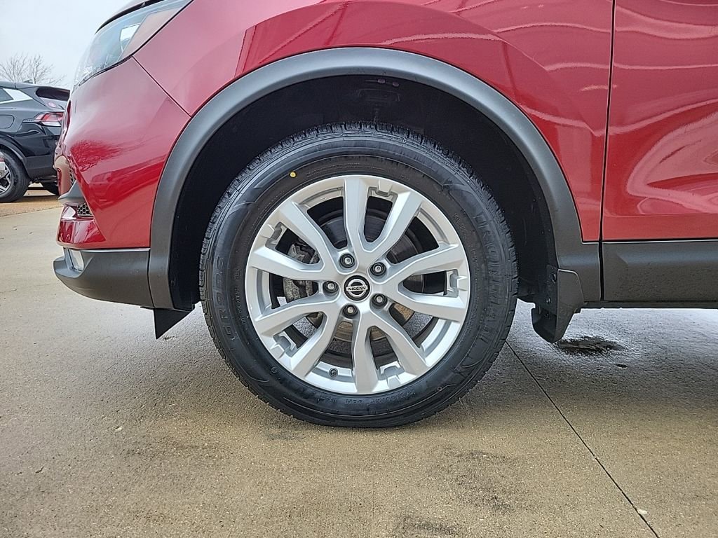 Used 2022 Nissan Rogue Sport SV image 15