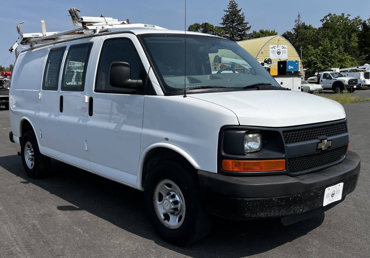 Used 2015 Chevrolet Express 2500 RWD image 3