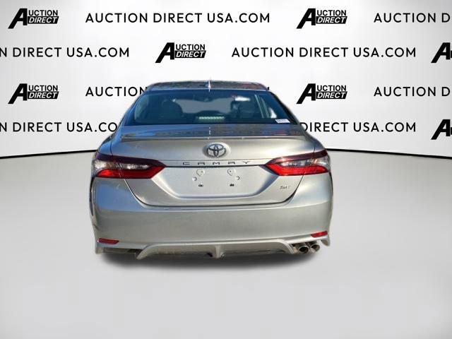 Used 2022 Toyota Camry SE image 8