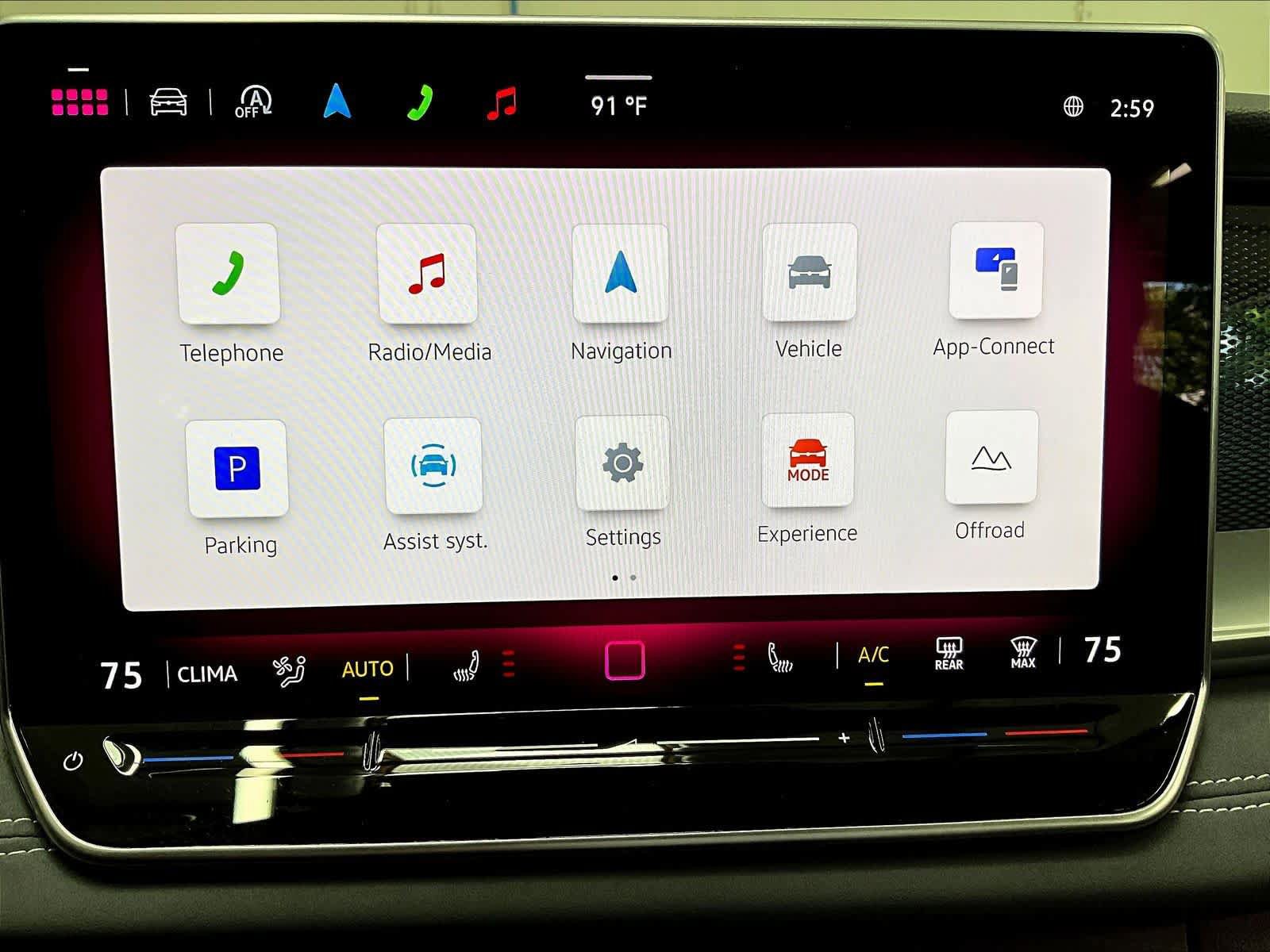 Used 2025 Volkswagen Tiguan SE w/ Panoramic Sunroof Package image 35