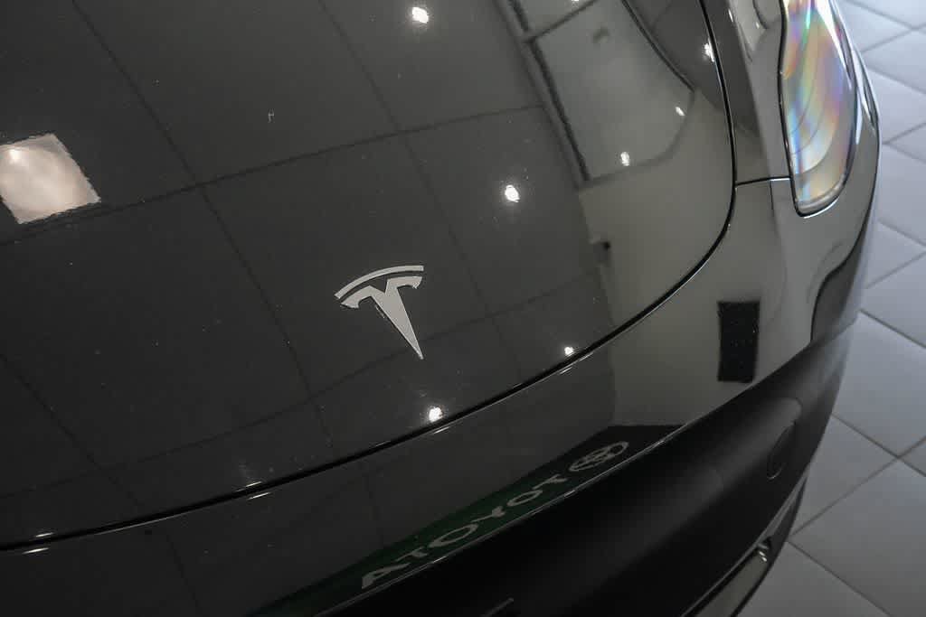 Used 2025 Tesla Model Y Performance AWD/4WD image 4