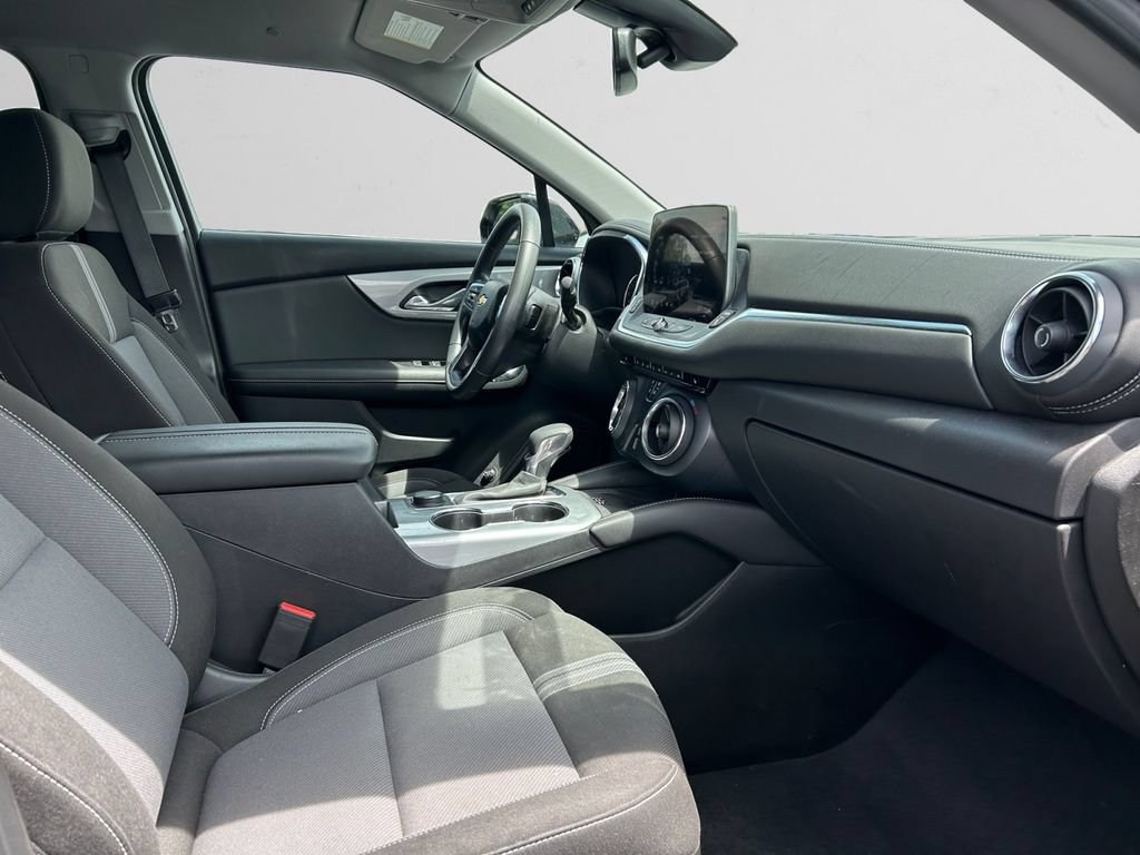 Used 2024 Chevrolet Blazer LT w/ Convenience Package FWD image 17