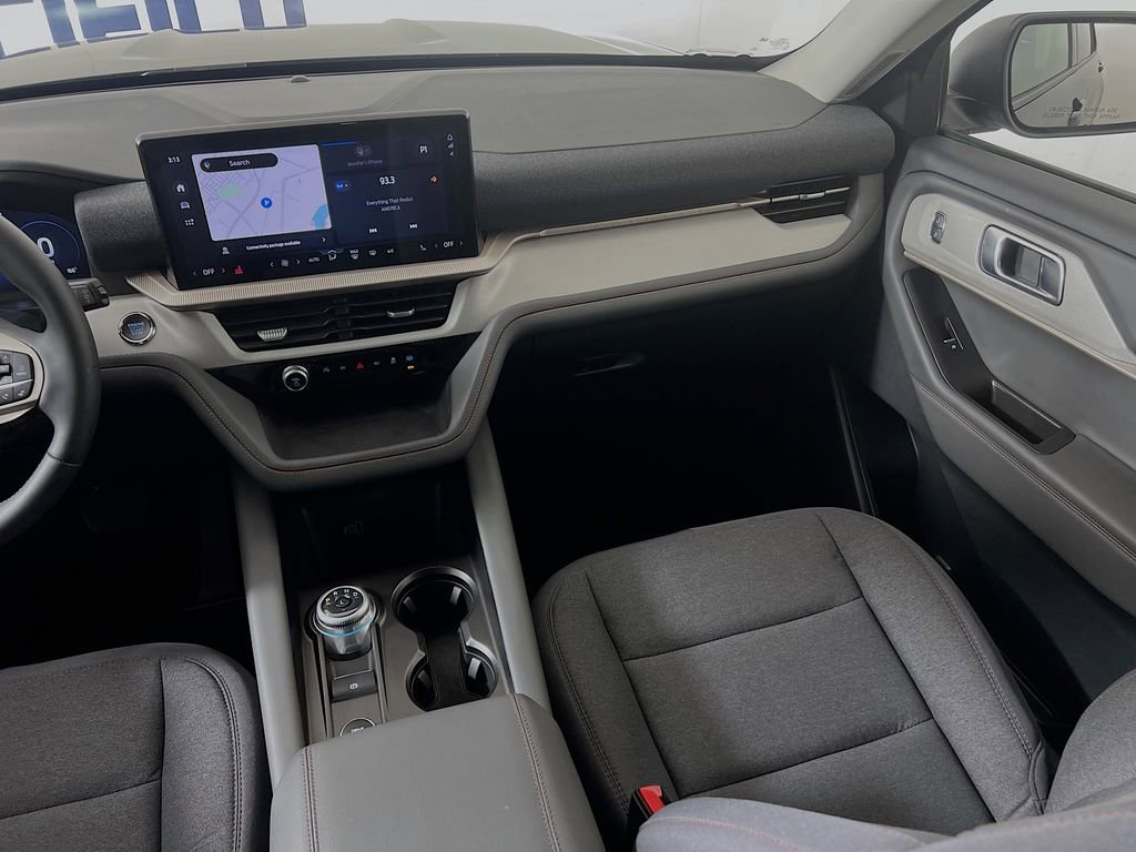 Used 2026 Ford Explorer Active AWD/4WD image 28