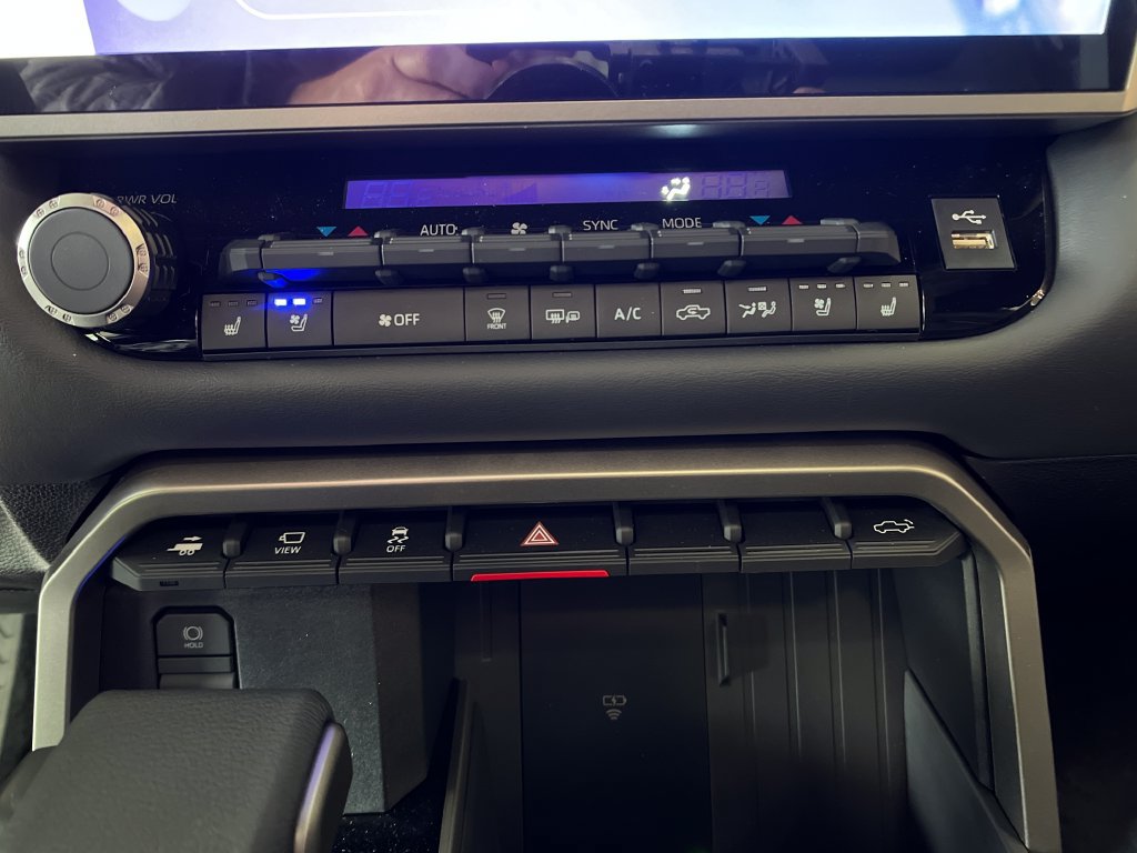 New 2026 Toyota Tundra Platinum AWD/4WD image 16