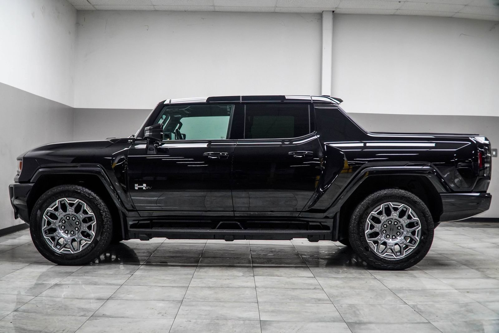 Used 2025 GMC Hummer EV 3X AWD/4WD image 16