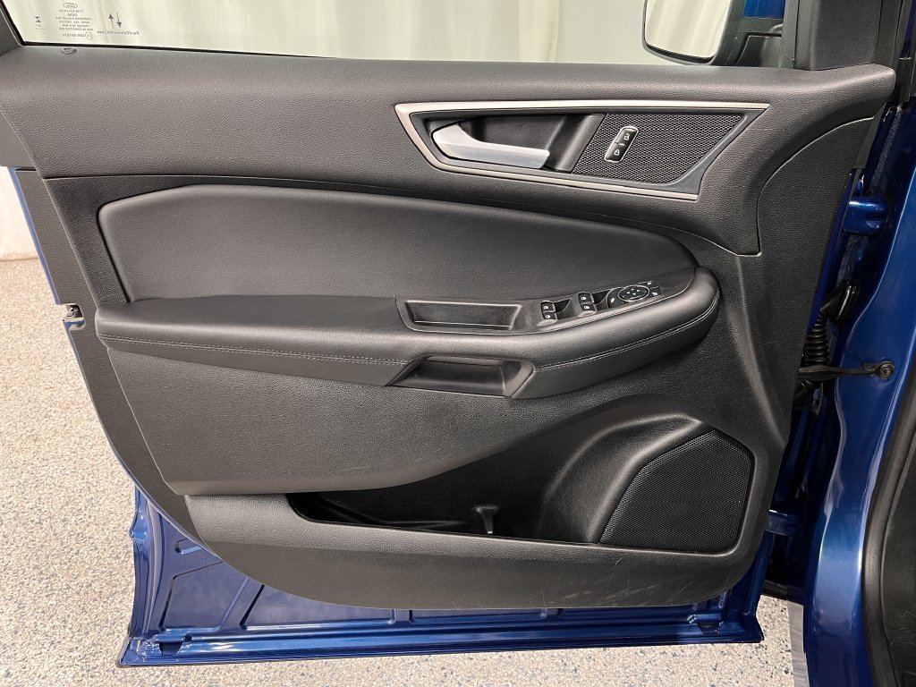 Used 2024 Ford Edge SEL AWD/4WD image 15