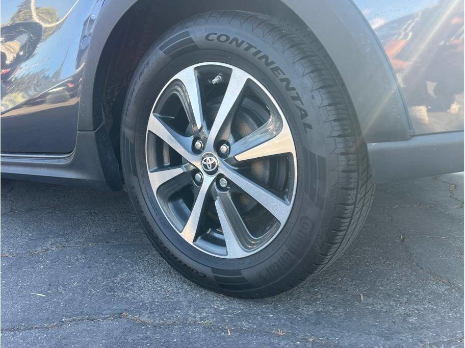 Used 2018 Toyota Prius C Two image 5