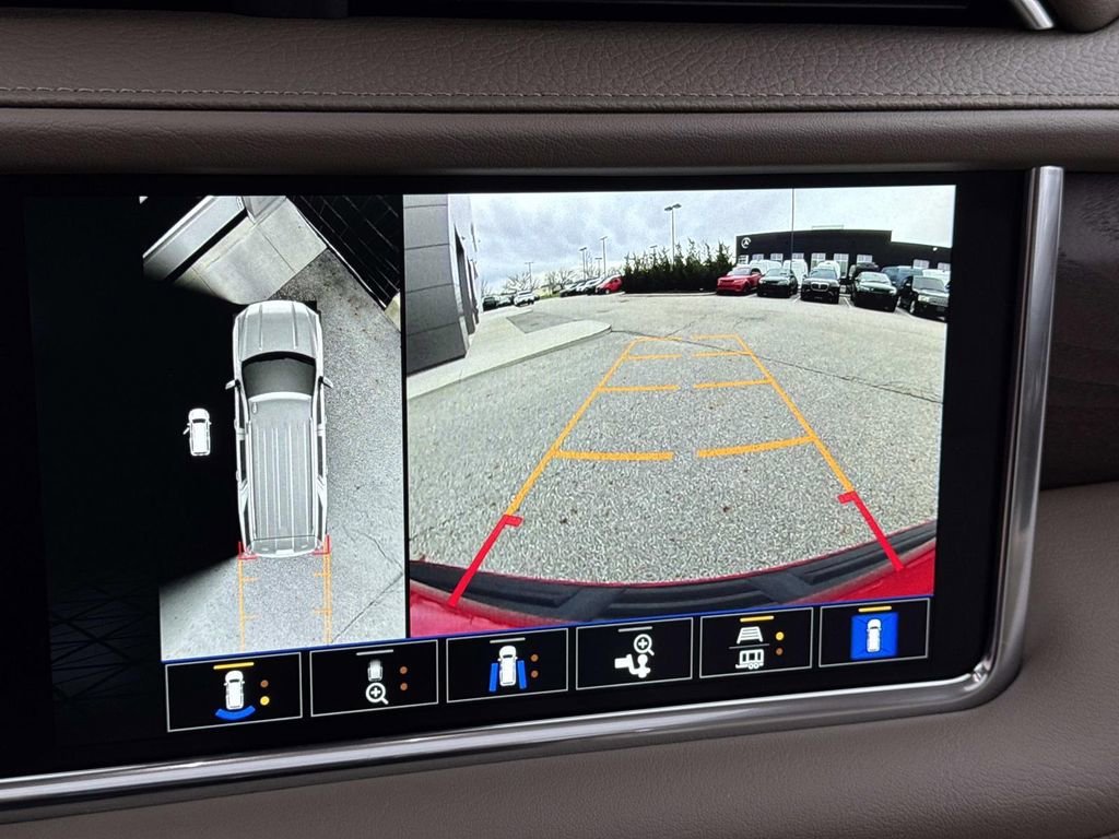 Used 2023 GMC Yukon XL Denali image 25