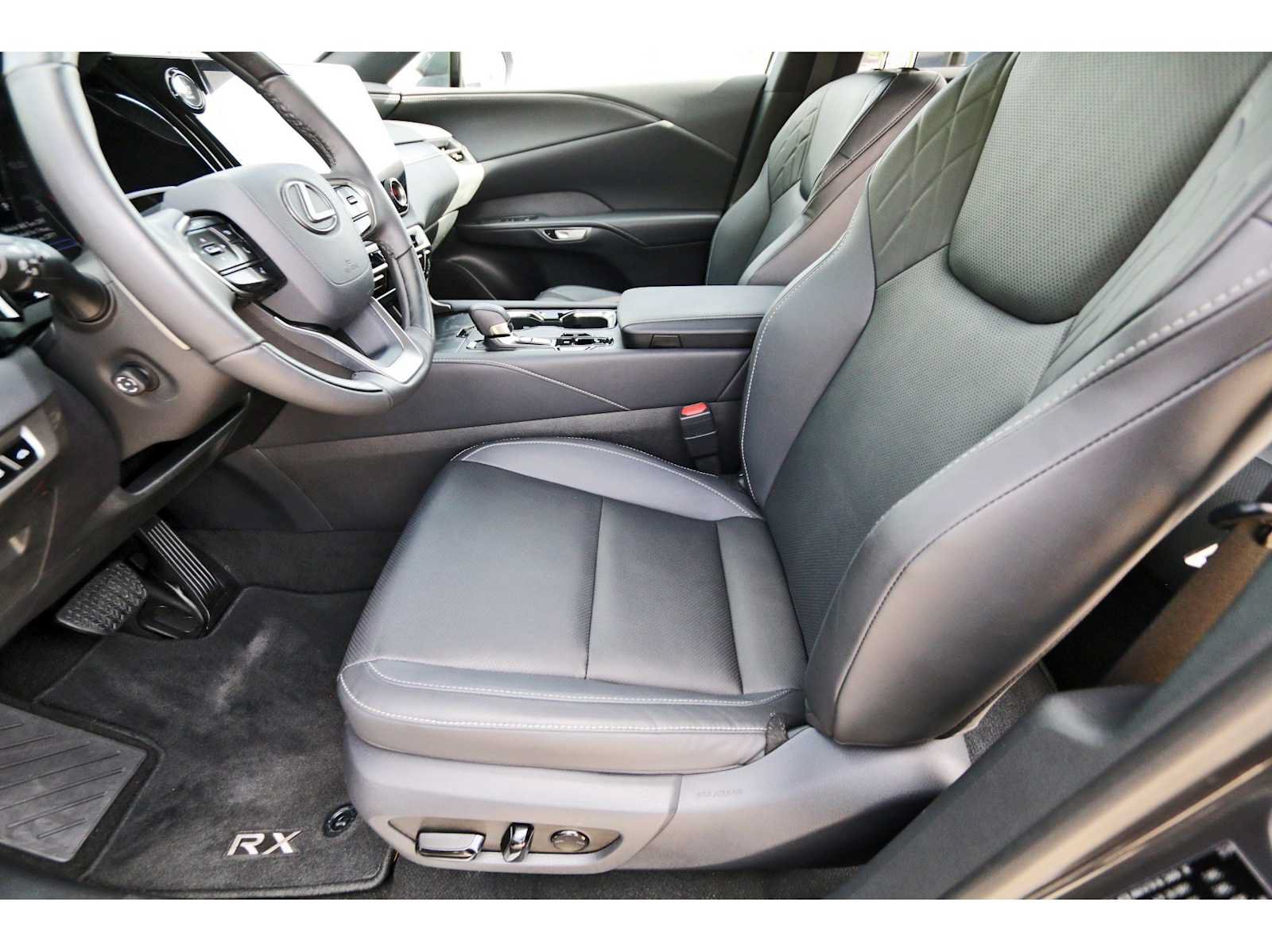 Used 2025 Lexus RX 350 Premium w/ Convenience Package FWD image 11