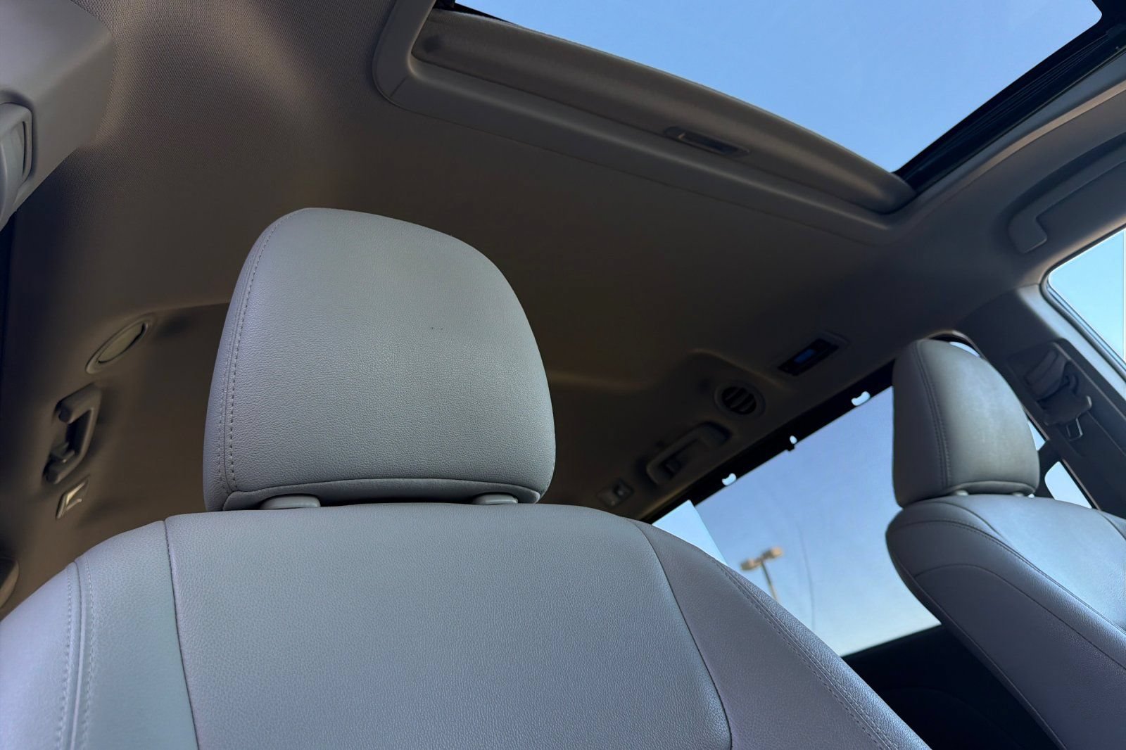 Used 2015 Toyota Sienna XLE FWD image 20