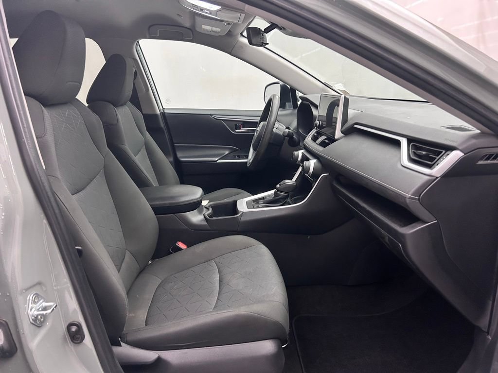 Used 2023 Toyota RAV4 XLE AWD/4WD image 17