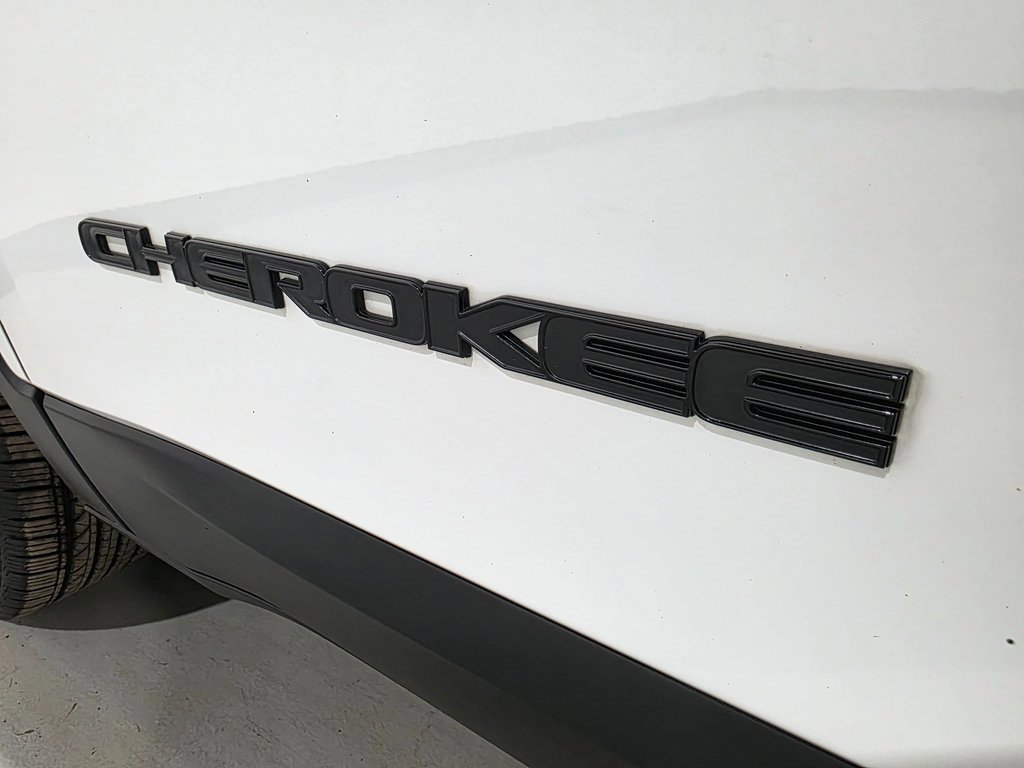 Used 2019 Jeep Cherokee Altitude image 33