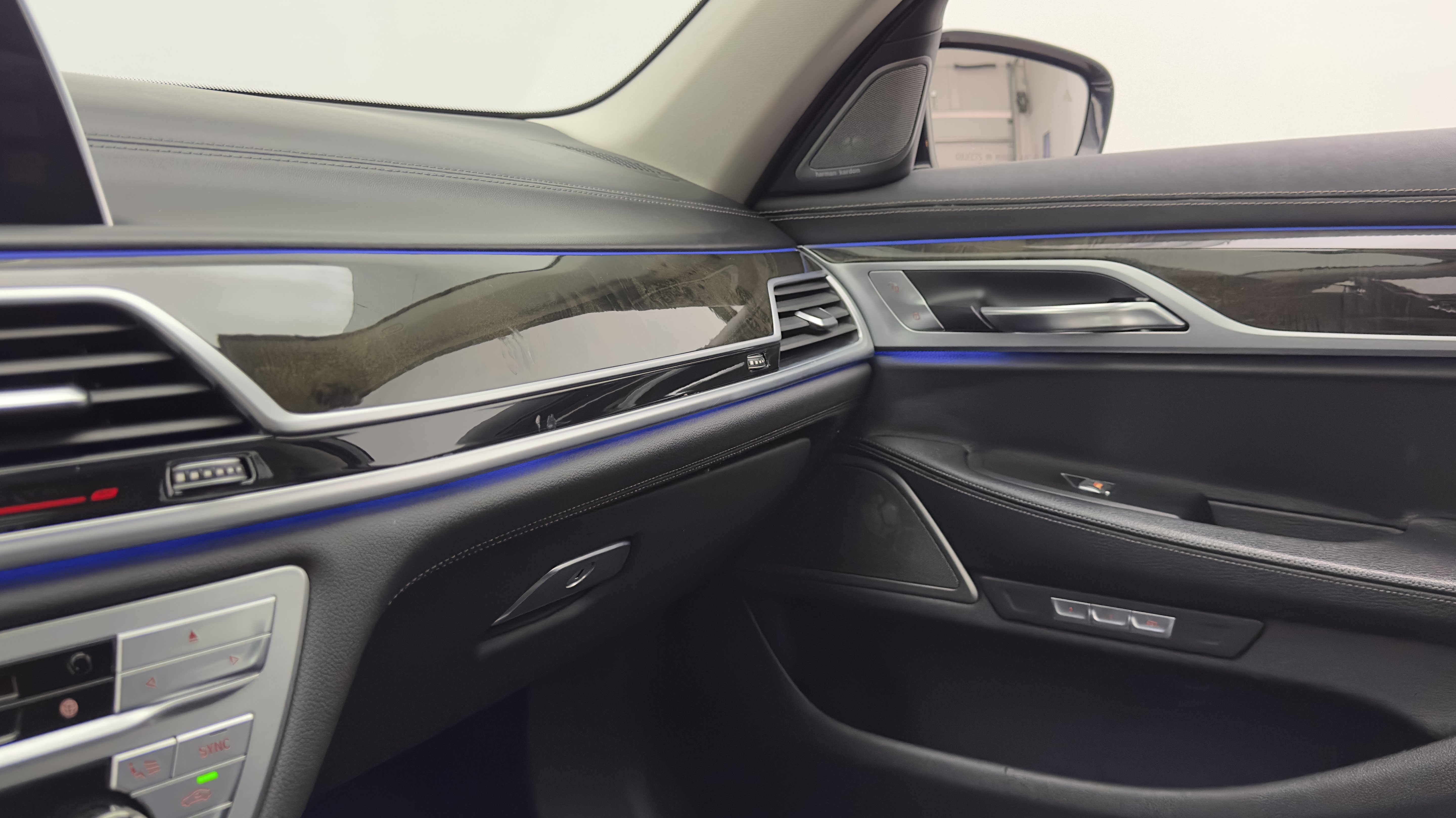 Used 2018 BMW 740i RWD image 27