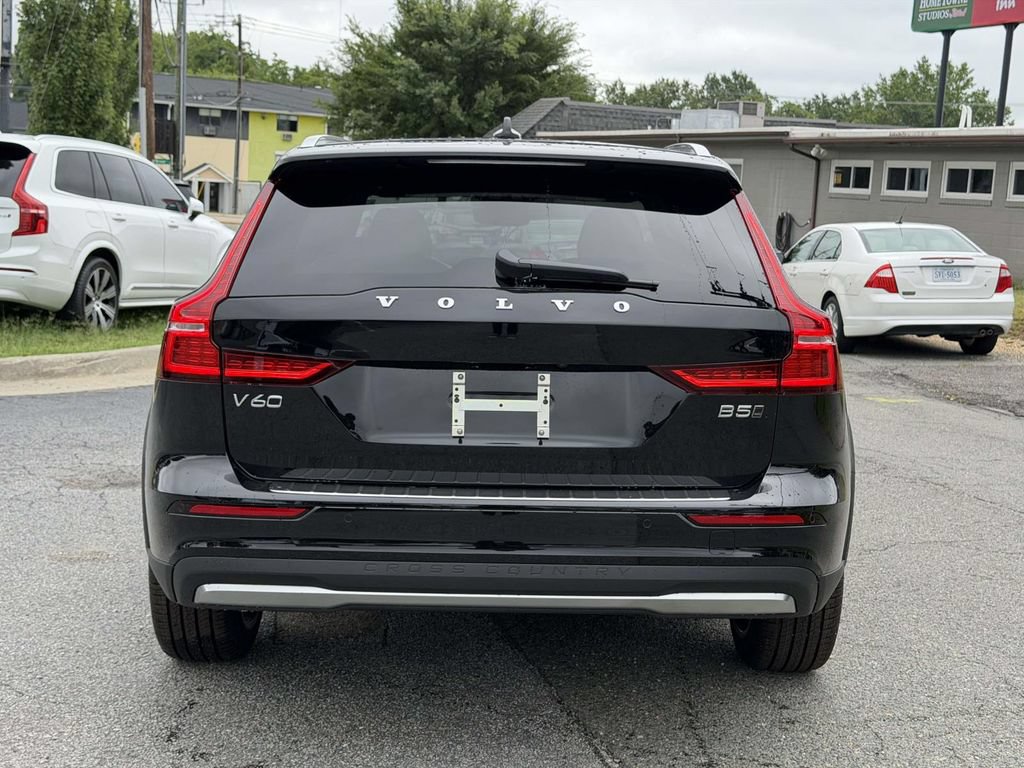 New 2026 Volvo V60 B5 Cross Country Ultra w/ Protection Package Premier AWD/4WD image 20