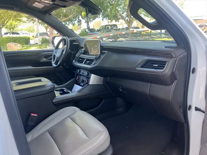 Used 2022 Chevrolet Suburban Z71 w/ Luxury Package AWD/4WD image 24