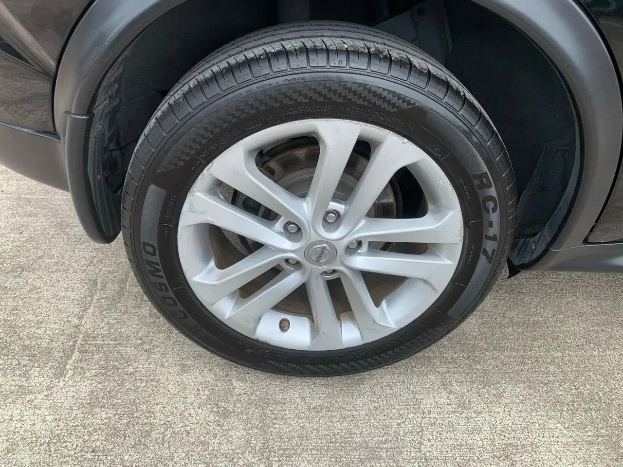 Used 2015 Nissan Juke S FWD image 23