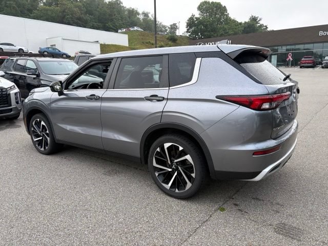 Used 2022 Mitsubishi Outlander SEL Black Edition AWD/4WD image 3