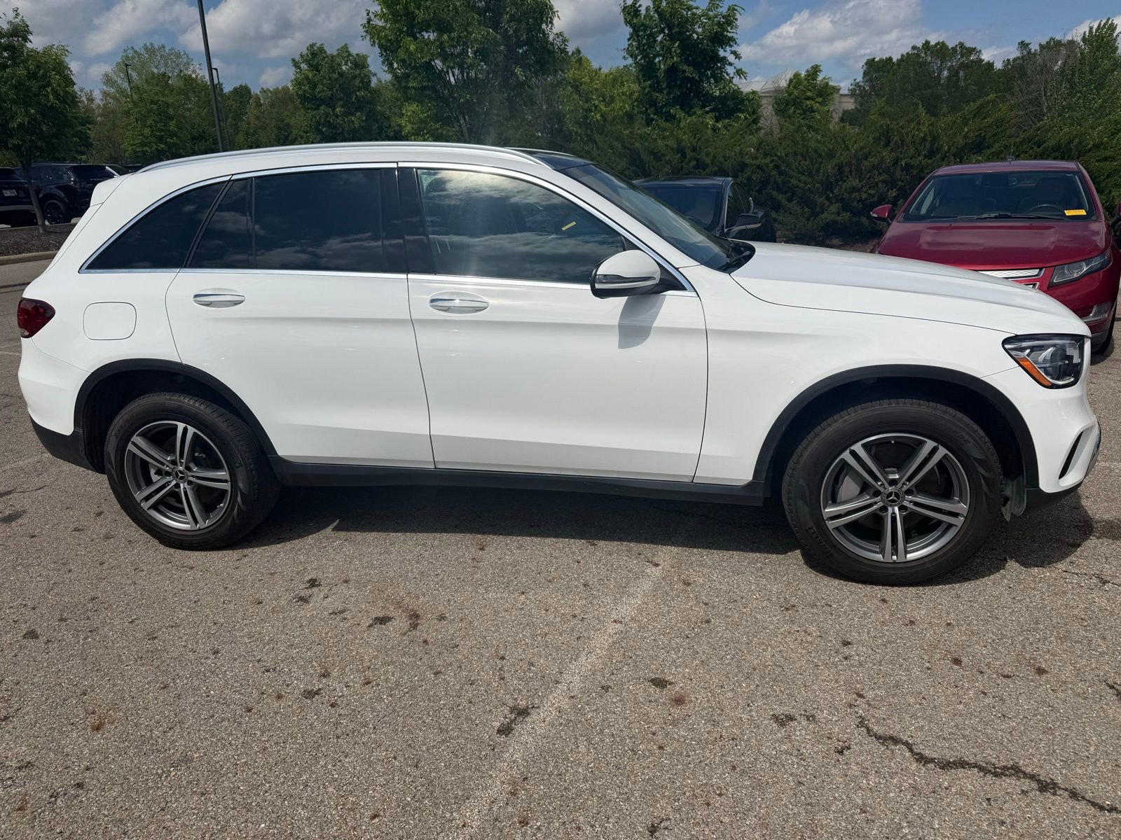 Used 2020 Mercedes-Benz GLC 300 4MATIC image 4