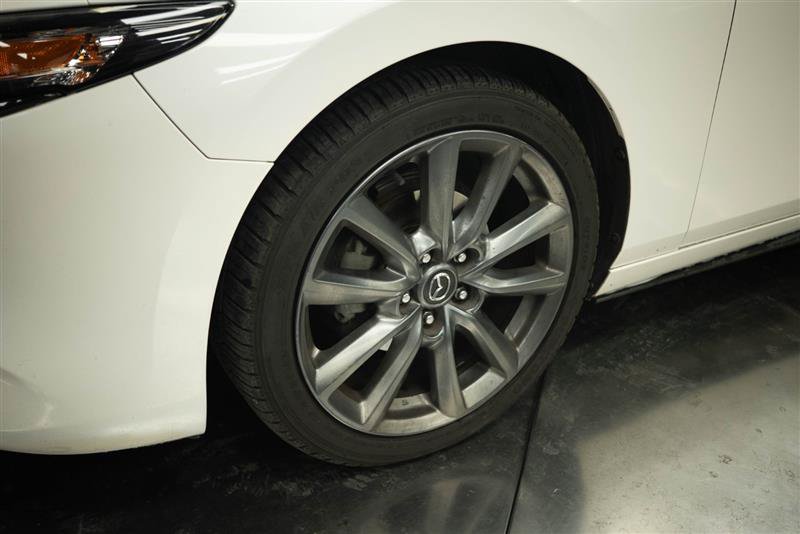 Used 2020 MAZDA MAZDA3 Hatchback w/ Preferred Package FWD image 4