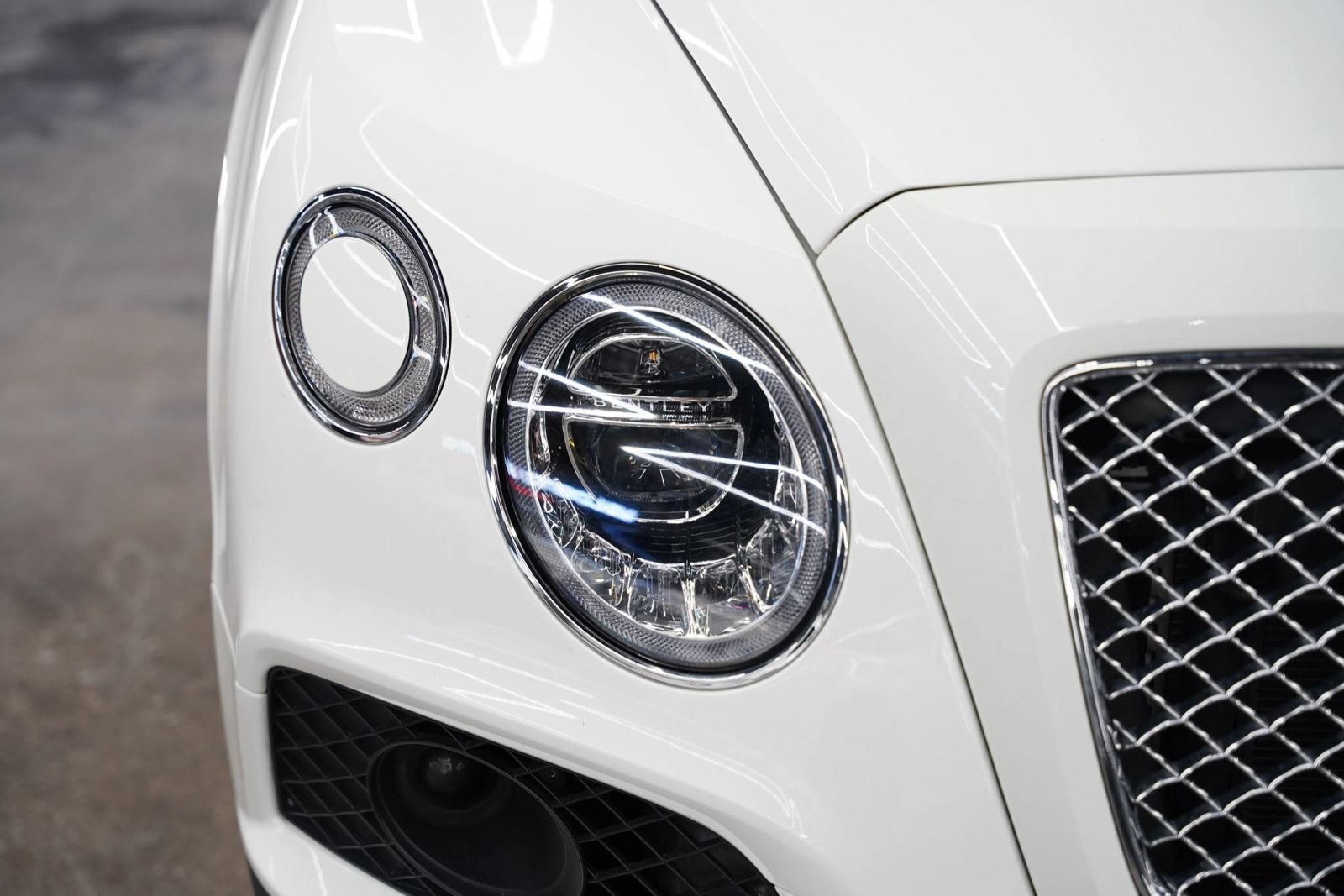 Used 2018 Bentley Bentayga Onyx Edition AWD/4WD image 7