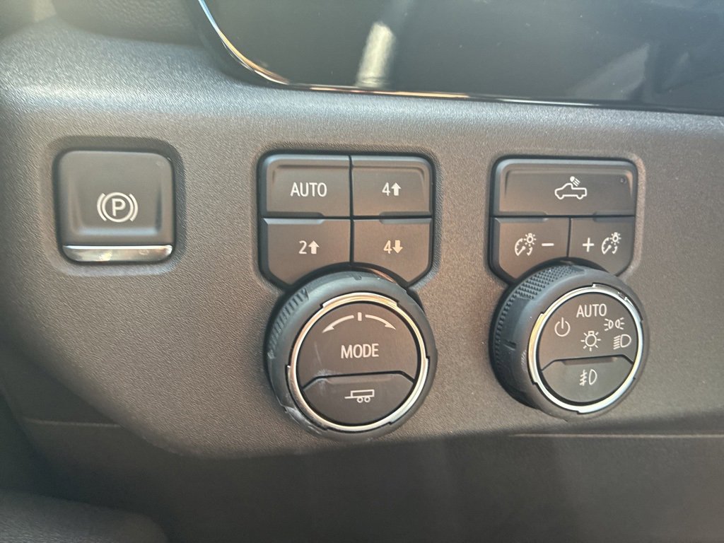 Used 2025 Chevrolet Silverado 1500 LT Trail Boss w/ Dark Appearance Package image 21