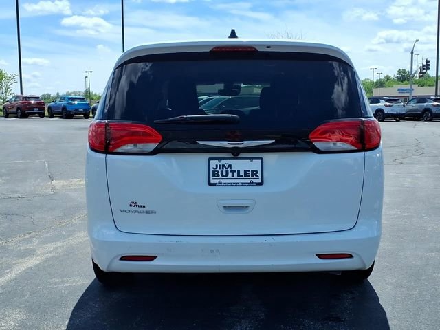 Used 2023 Chrysler Voyager LX FWD image 25