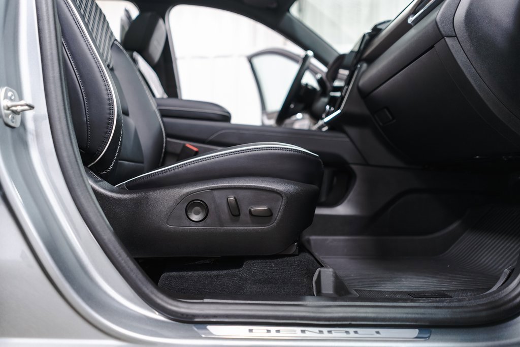 Used 2024 GMC Acadia Denali image 38