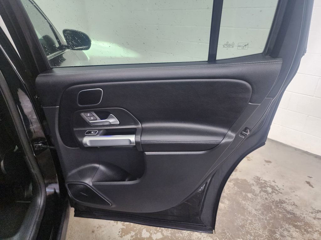 Used 2024 Mercedes-Benz GLB 250 4MATIC image 30