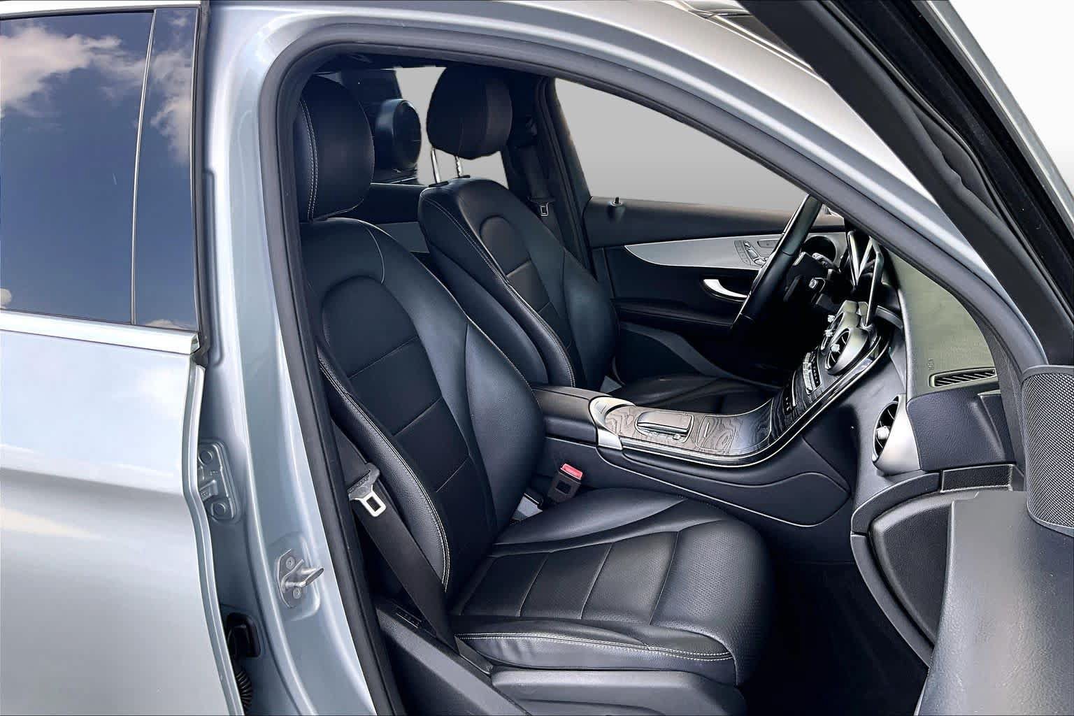 Used 2021 Mercedes-Benz GLC 300 image 9