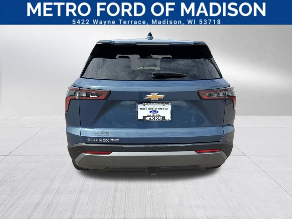 Used 2025 Chevrolet Equinox LT AWD/4WD image 4