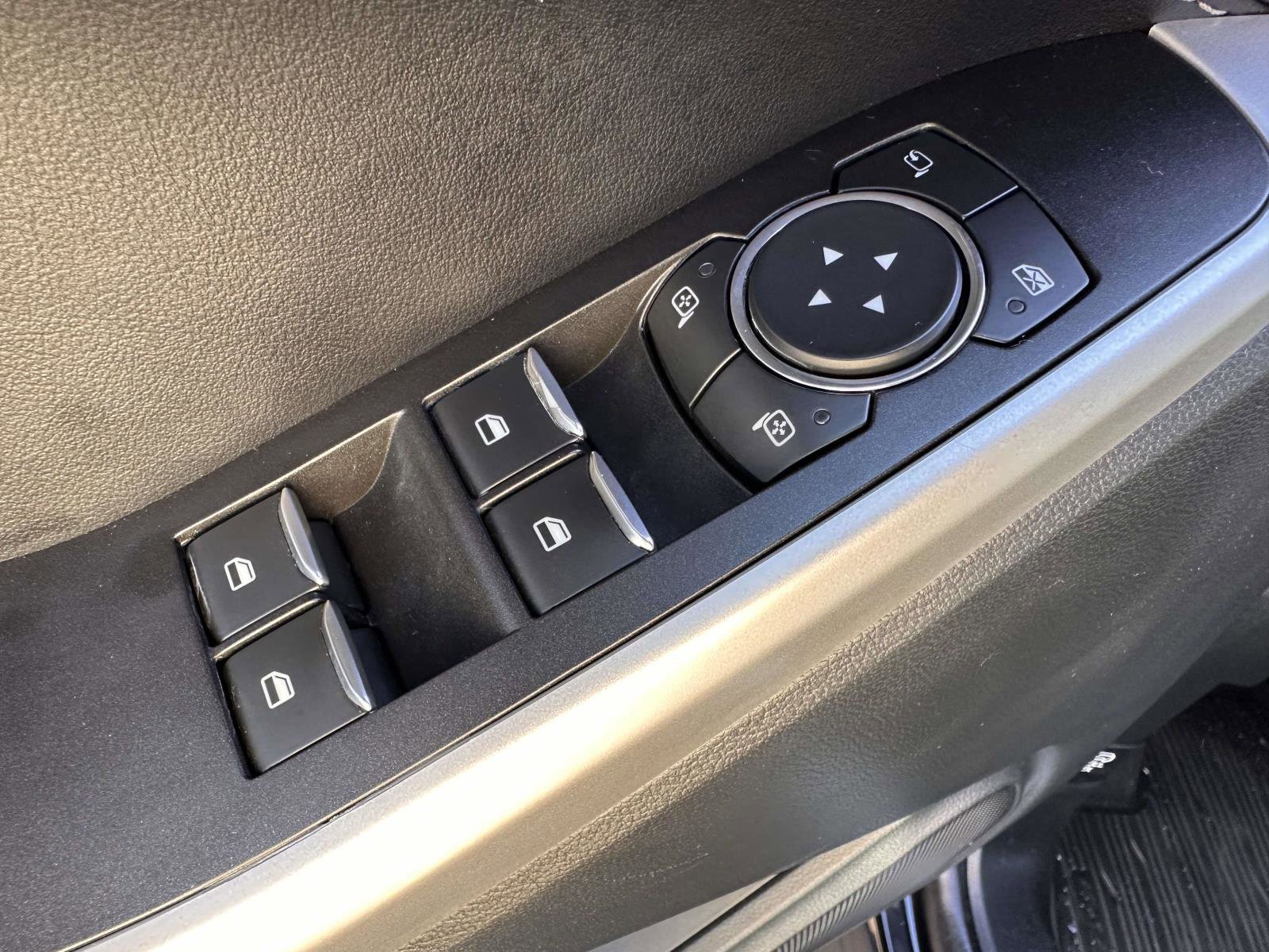 Used 2022 Ford Explorer Limited w/ Equipment Group 301A image 10