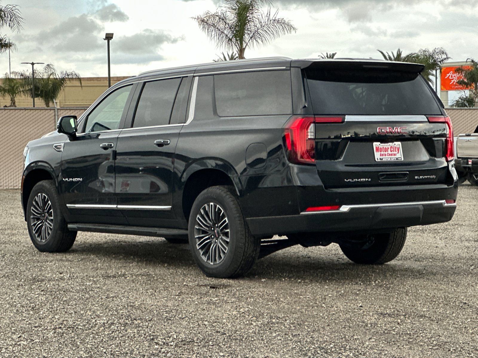 New 2026 GMC Yukon XL Elevation w/ Elevation Premium Package AWD/4WD image 6