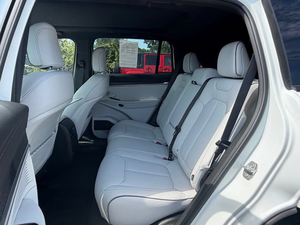 Used 2025 Jeep Wagoneer S Limited AWD/4WD image 44