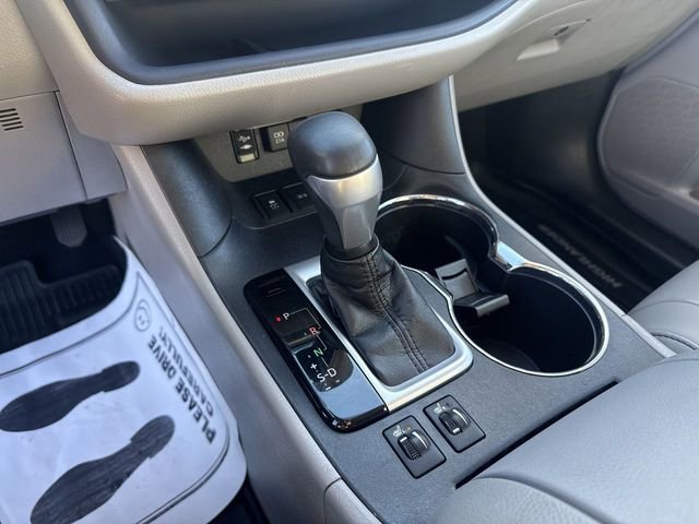 Used 2019 Toyota Highlander XLE image 21