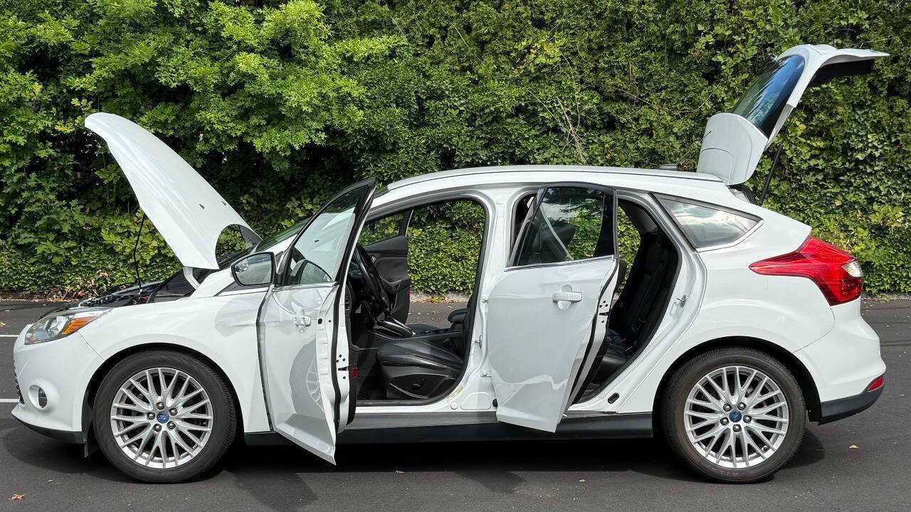 Used 2012 Ford Focus SEL FWD image 6