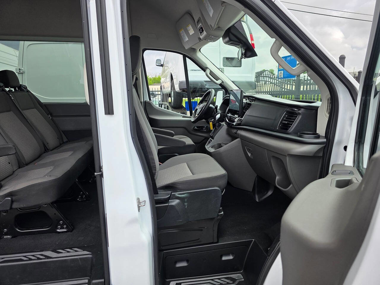 Used 2024 Ford Transit 350 XLT RWD image 18