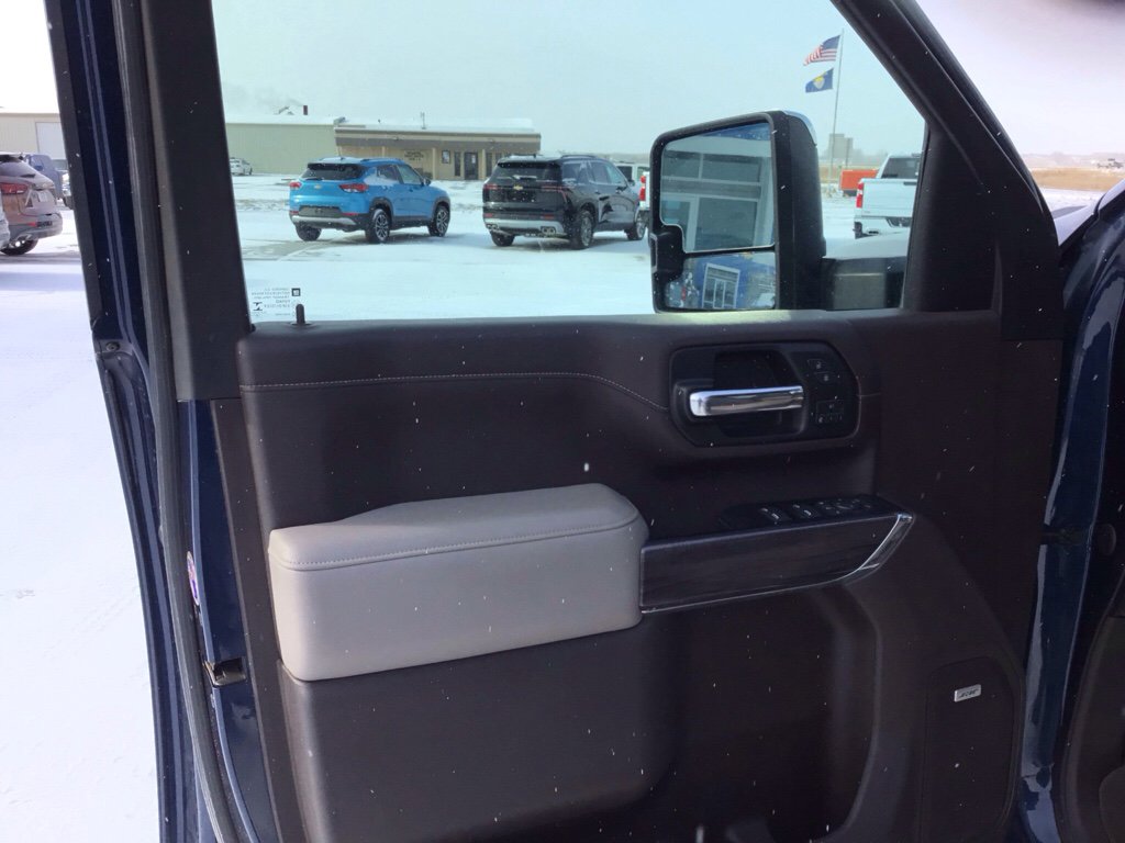 Used 2020 Chevrolet Silverado 2500 LTZ w/ LTZ Premium Package image 10
