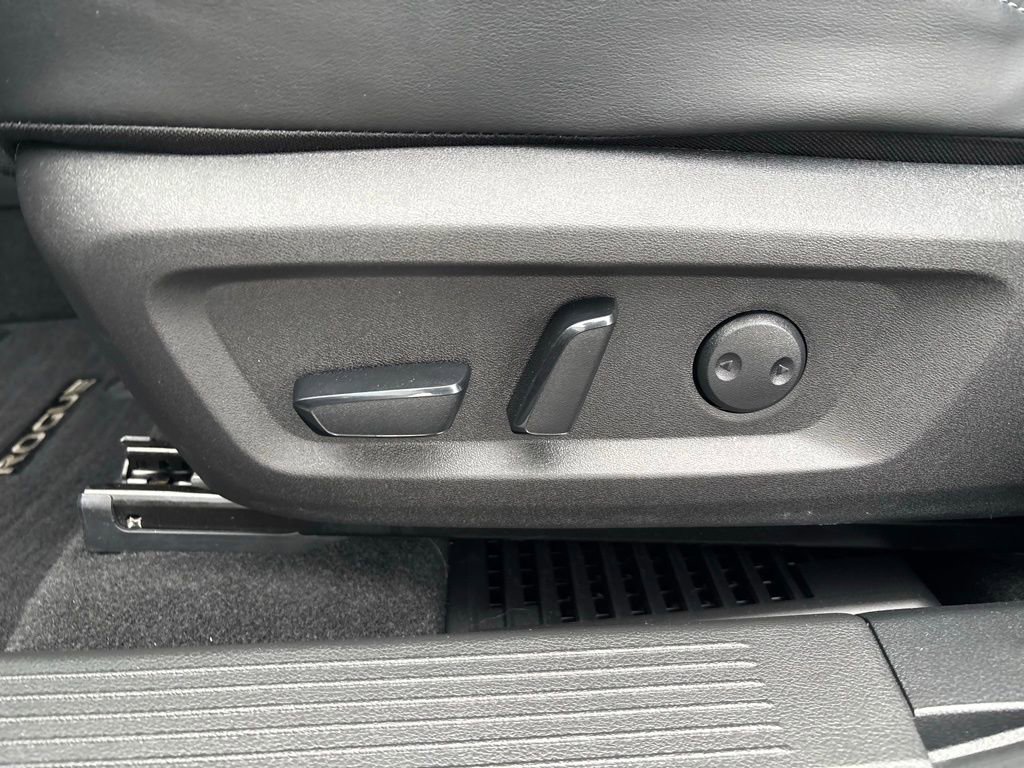 Used 2024 Nissan Rogue Platinum w/ Platinum Premium Package image 16