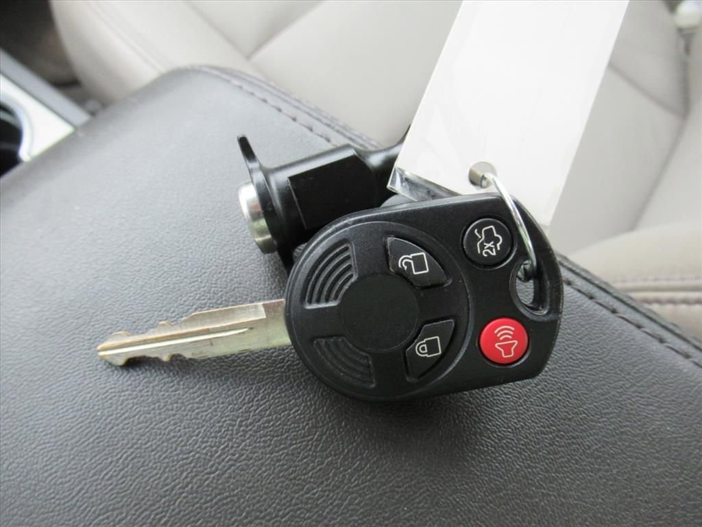Used 2010 Ford Fusion SEL FWD image 28