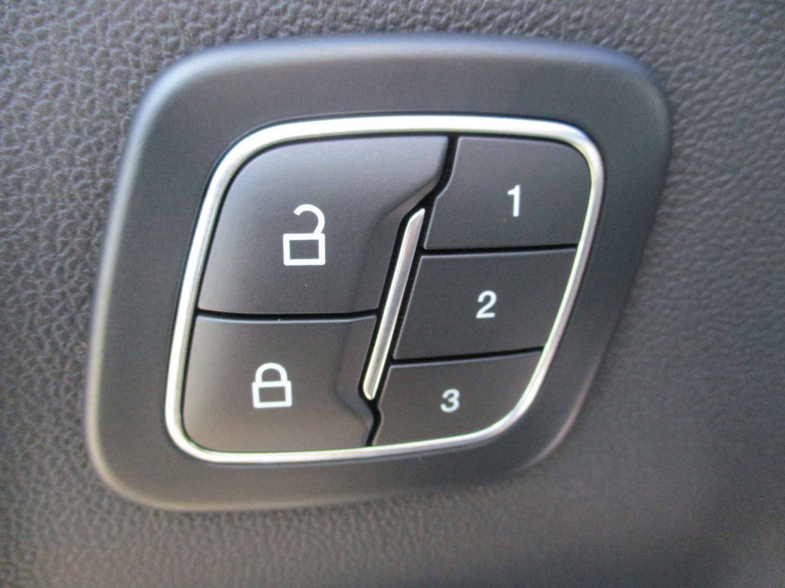 New 2024 Ford Escape Platinum w/ Premium Technology Package AWD/4WD image 11
