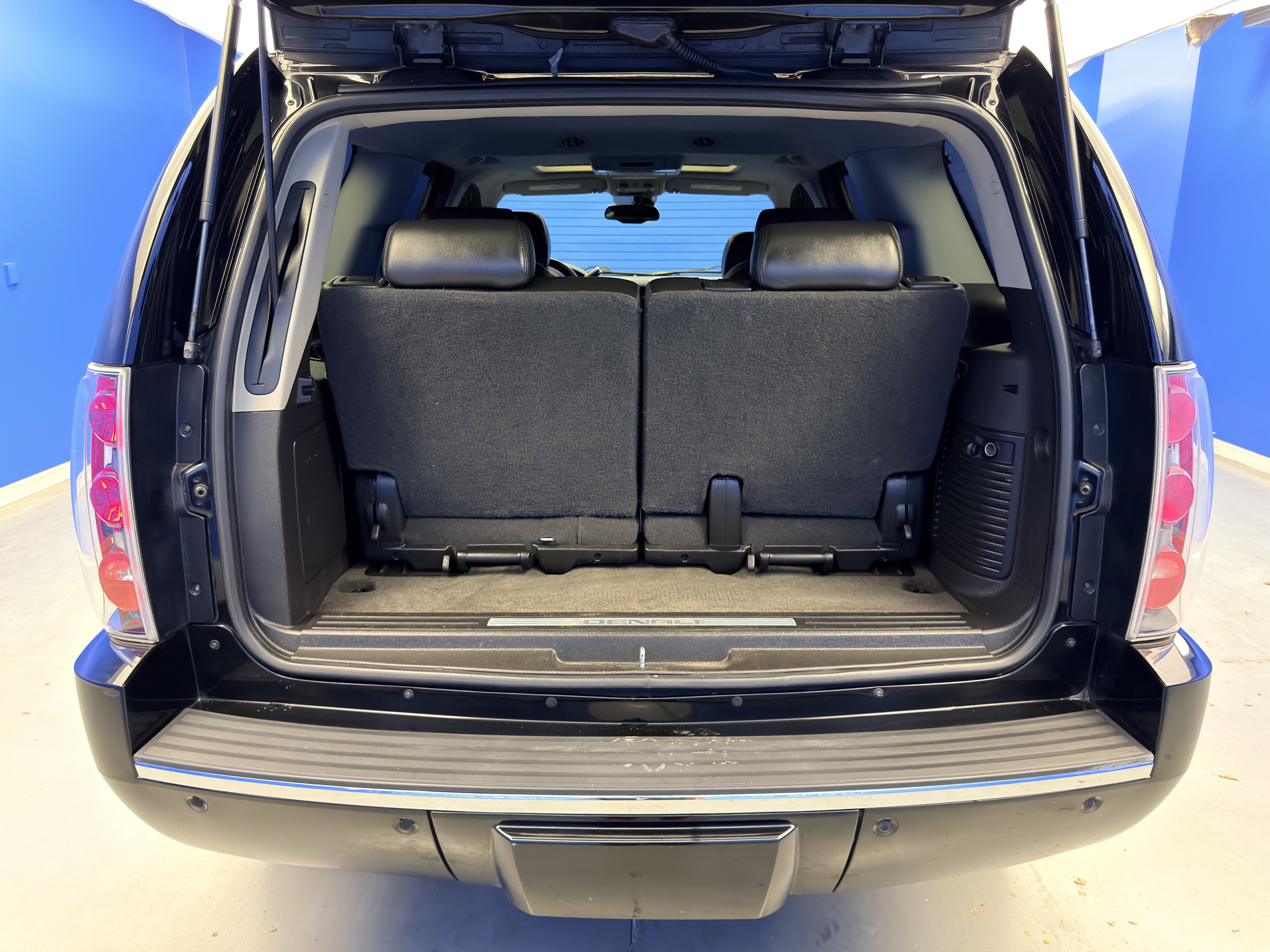 Used 2008 GMC Yukon Denali image 32