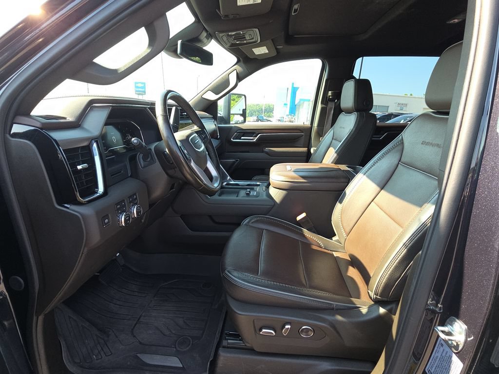 Used 2025 GMC Sierra 2500 Denali AWD/4WD image 17