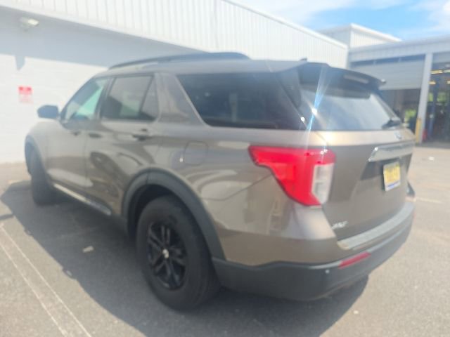 Used 2021 Ford Explorer XLT AWD/4WD image 5