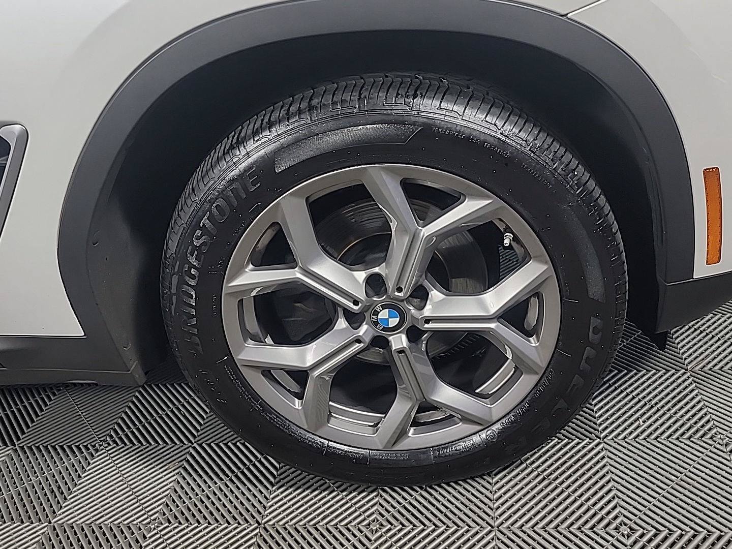 Used 2022 BMW X3 xDrive30i w/ Premium Package 2 AWD/4WD image 3