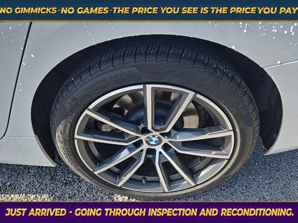 Used 2021 BMW 330i Sedan w/ Convenience Package RWD image 11